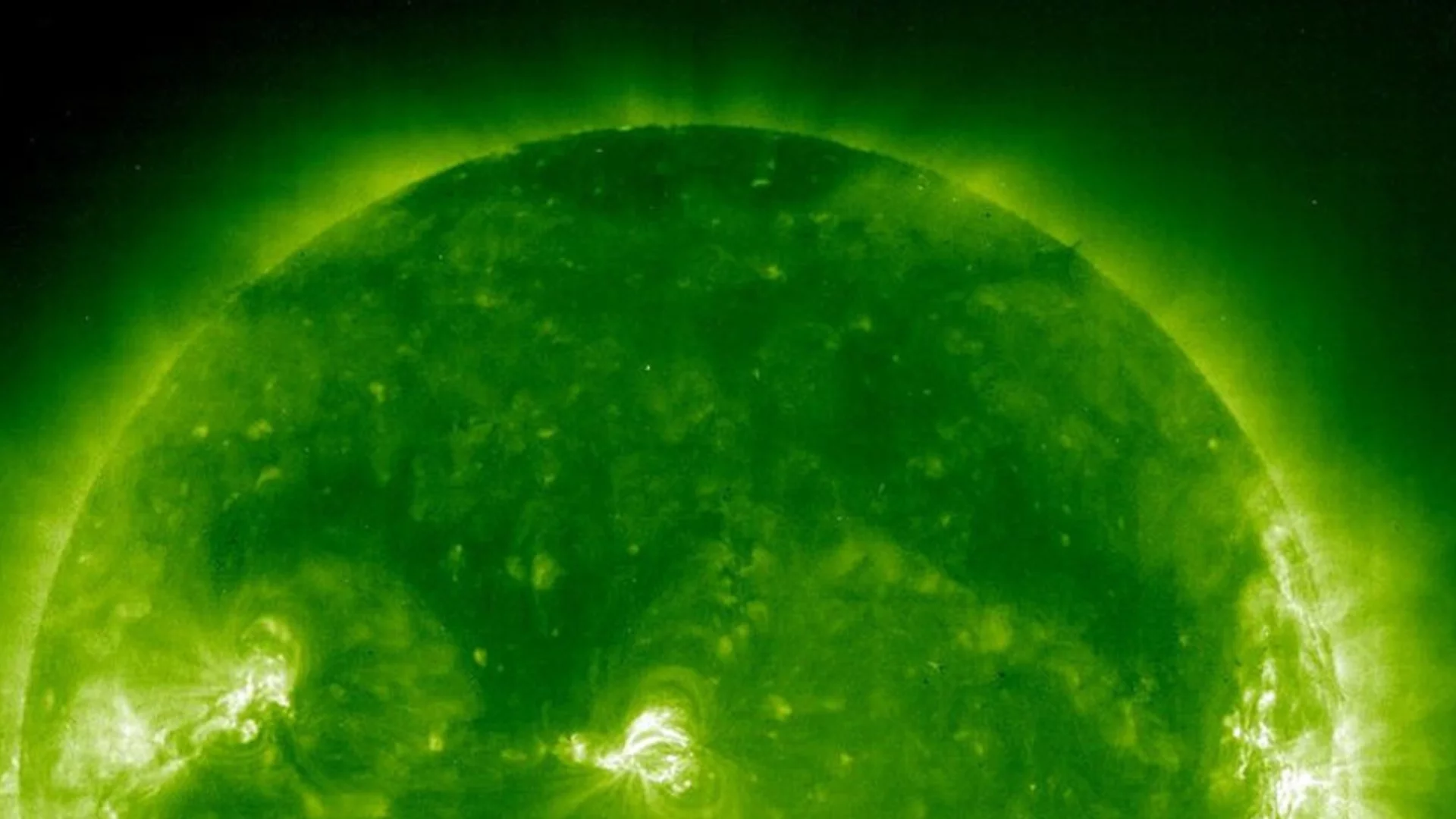 Магнитна буря за понеделник, 3 ноември 2025: Прогноза от САЩ