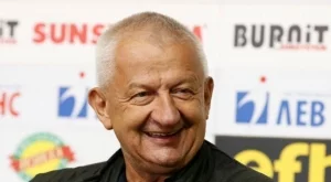 Скандалът на годината: Проститутки чакали футболистите в коридора на "Лаута"