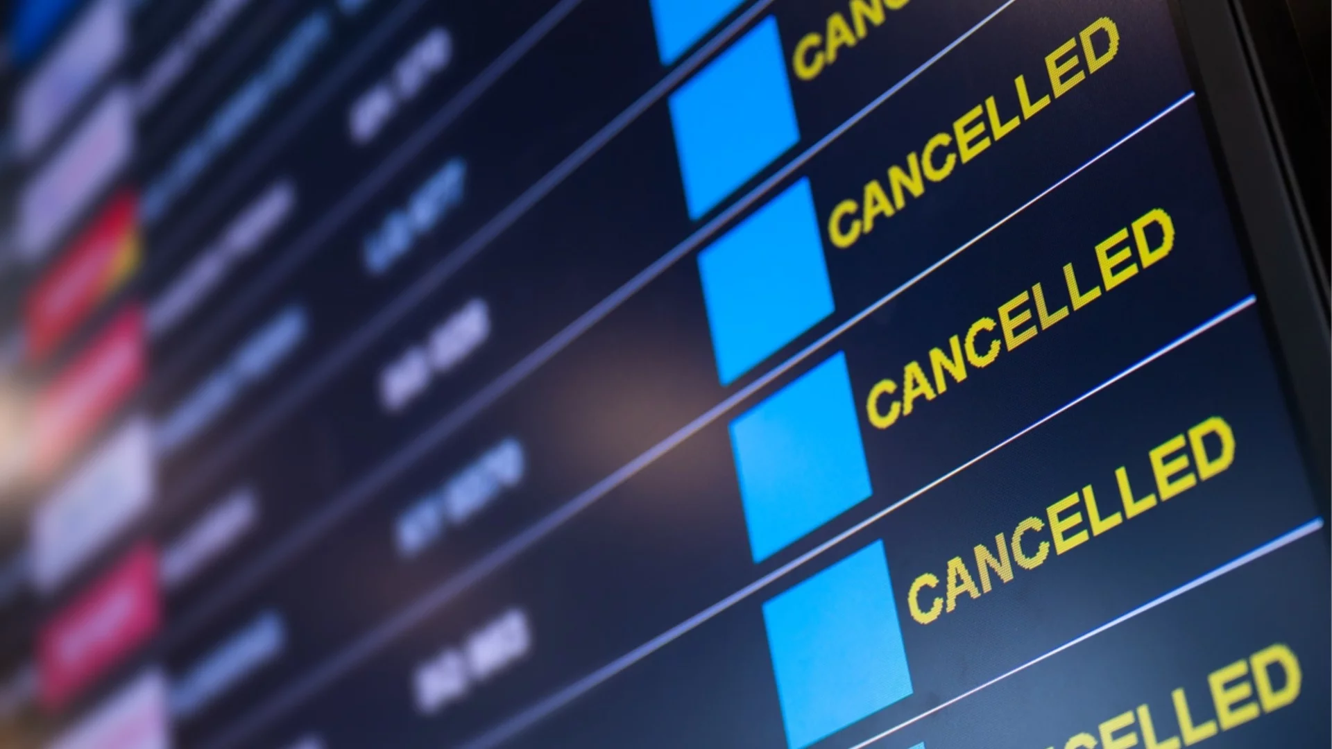 Заради неидентифициран дрон: Отклонени полети на летището в Берлин