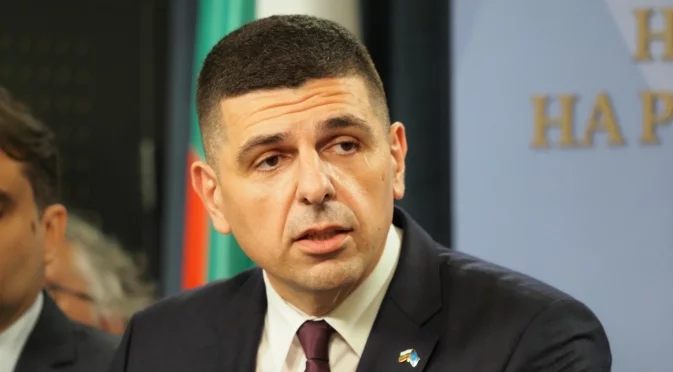 Мирчев иска да знае лобирала ли е Габриел за сваляне на санкциите срещу Пеевски