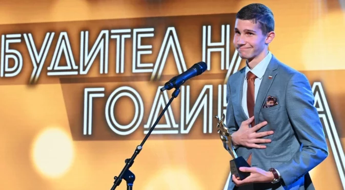 Трябваше да умре дете, за да се роди Будител: Разговор с Мартин Атанасов, който тръгна срещу войната по пътищата