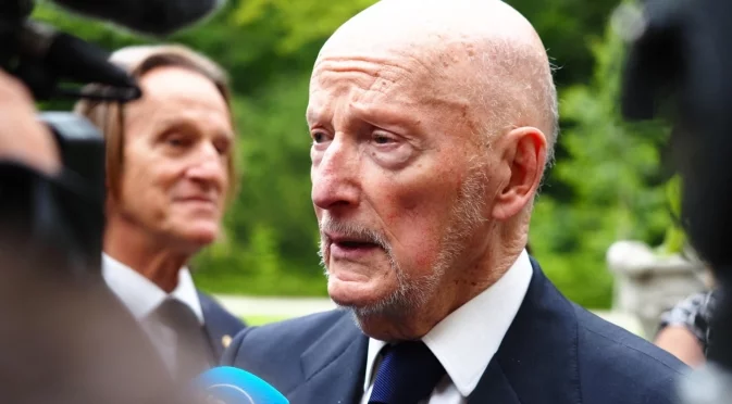 Внукът на Симеон Сакскобургготски с първа публична поява като гвардеец