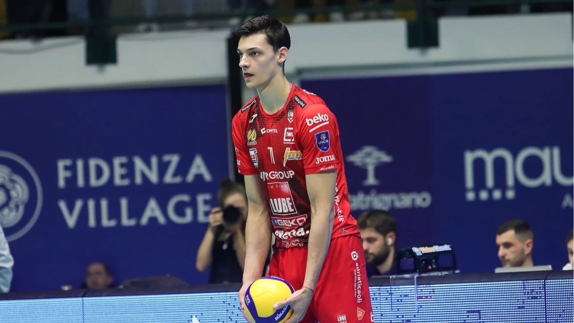 Алекс Николов е №1 в Италия! Още един българин е в отбора на кръга