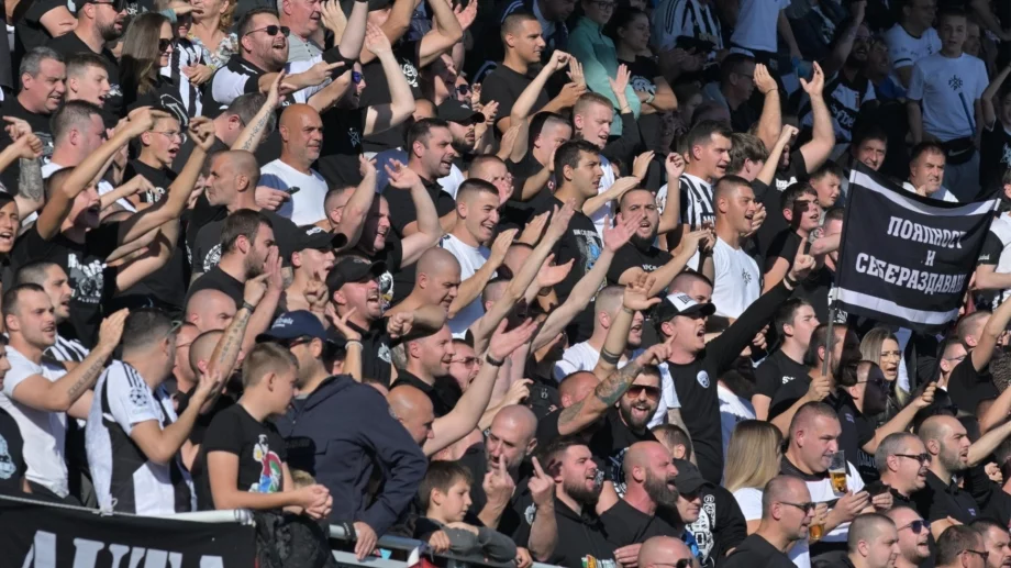 Прекратиха Локомотив Пловдив - Ботев Пловдив заради тотална фенска глупост