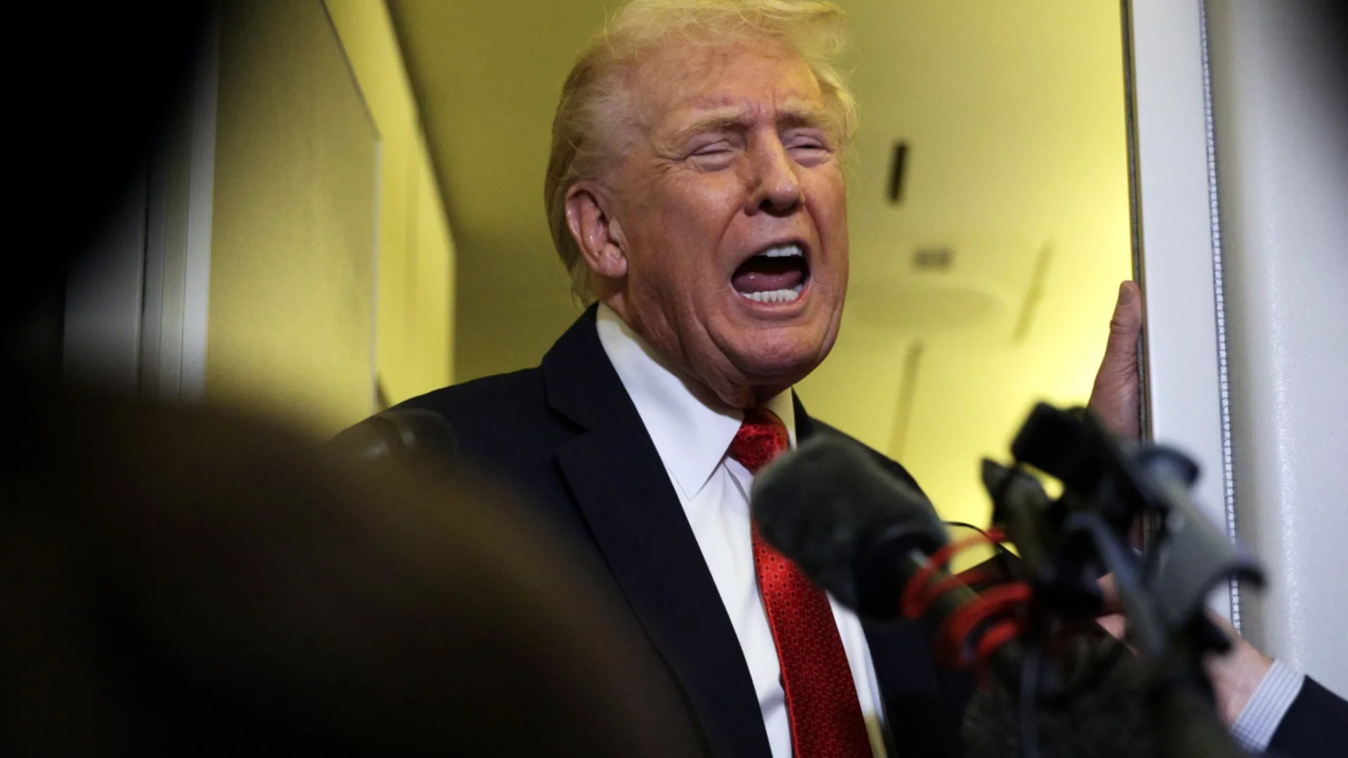 Може ли Европа да надхитри Путин, използвайки егото на Тръмп?