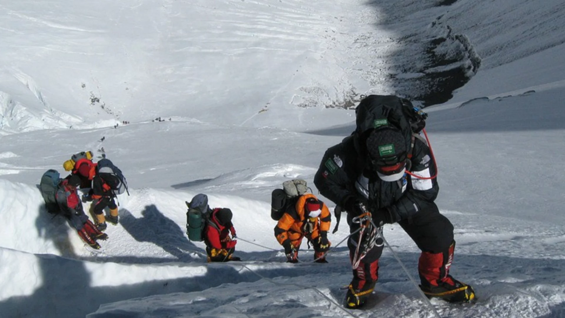 На крачка от историята: Българин е пред исторически триумф в алпинизма