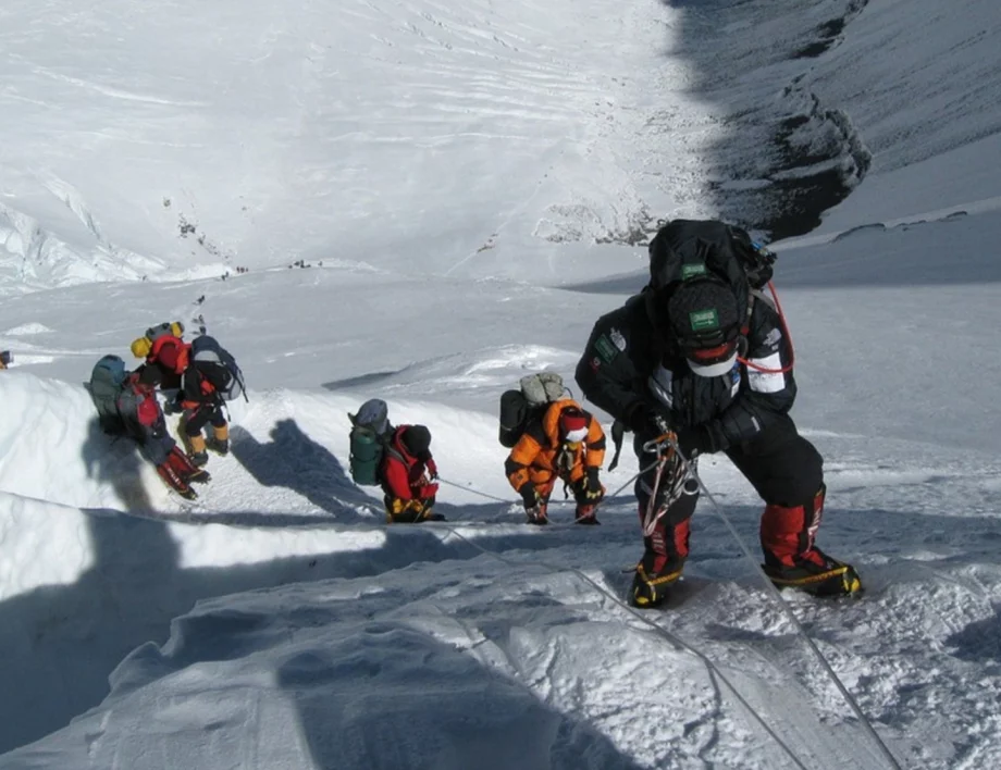 На крачка от историята: Българин е пред исторически триумф в алпинизма