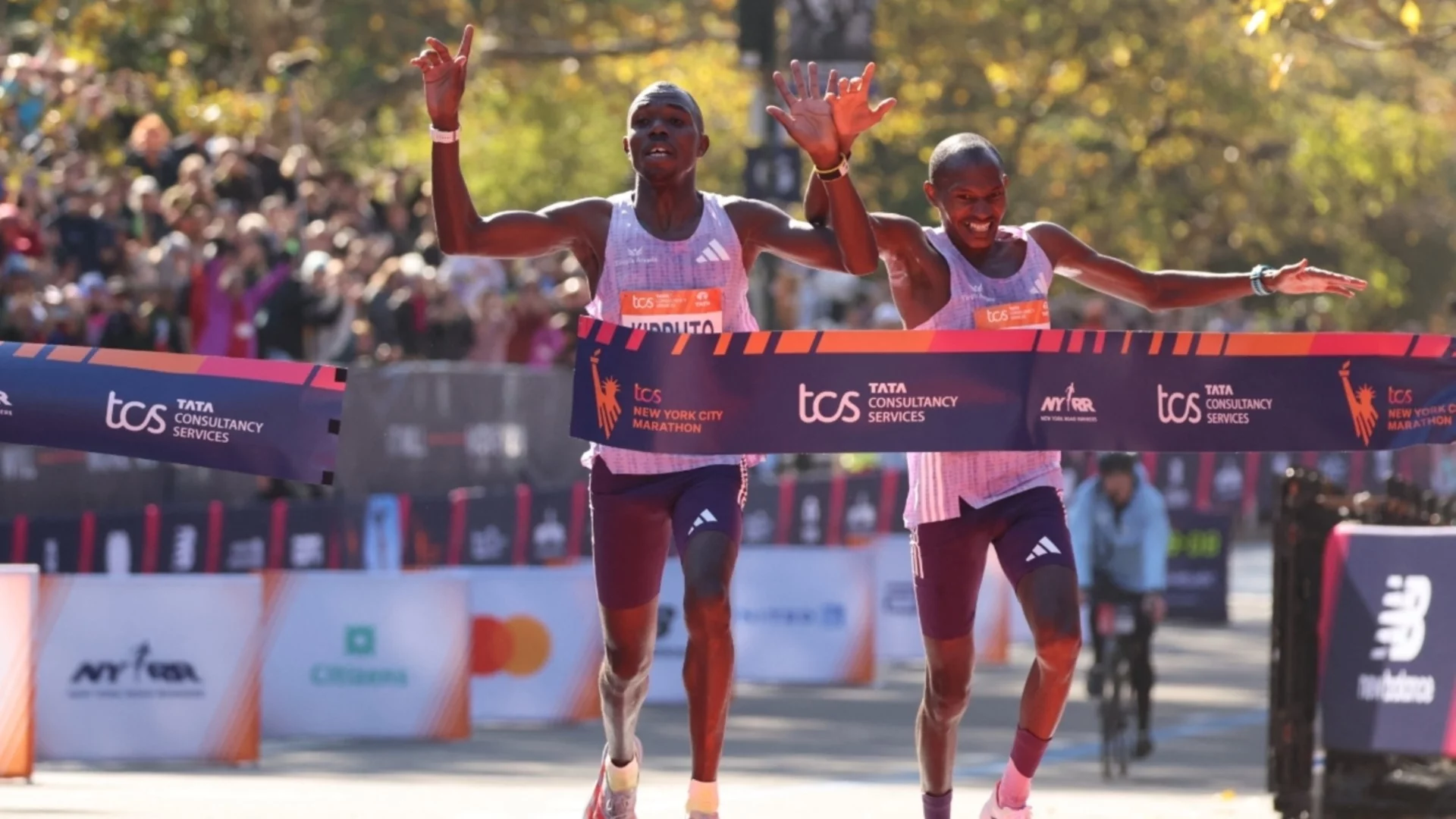 3 стотни решиха маратона на Ню Йорк! Кипчоге и Бекеле разочароваха, а шампион в ориентирането пак избухна (ВИДЕО)