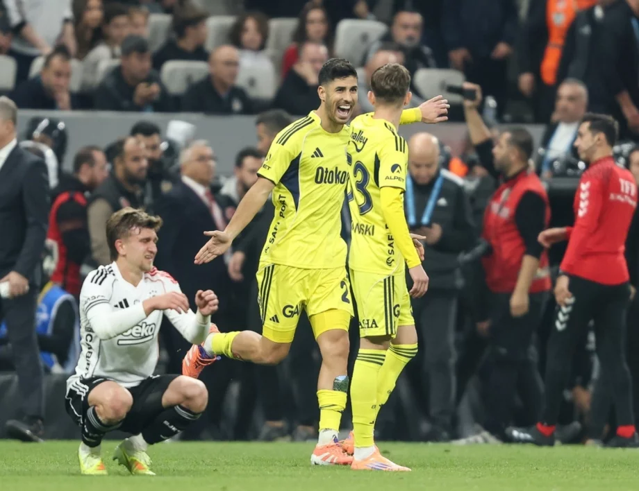 Фенербахче спечели мегадерби след обрат от 0:2! Червен картон помогна на "жълтите канарчета", които се доближиха до Галатасарай (ВИДЕО)