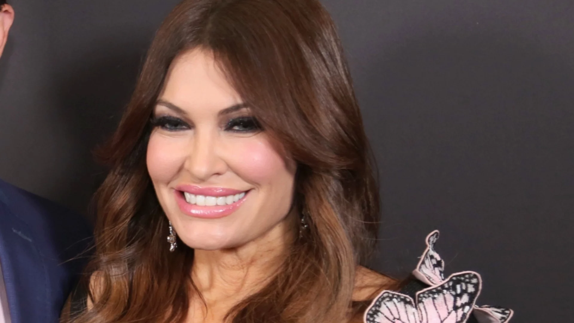 Американският посланик в Гърция пристигна като холивудска звезда (ВИДЕО)