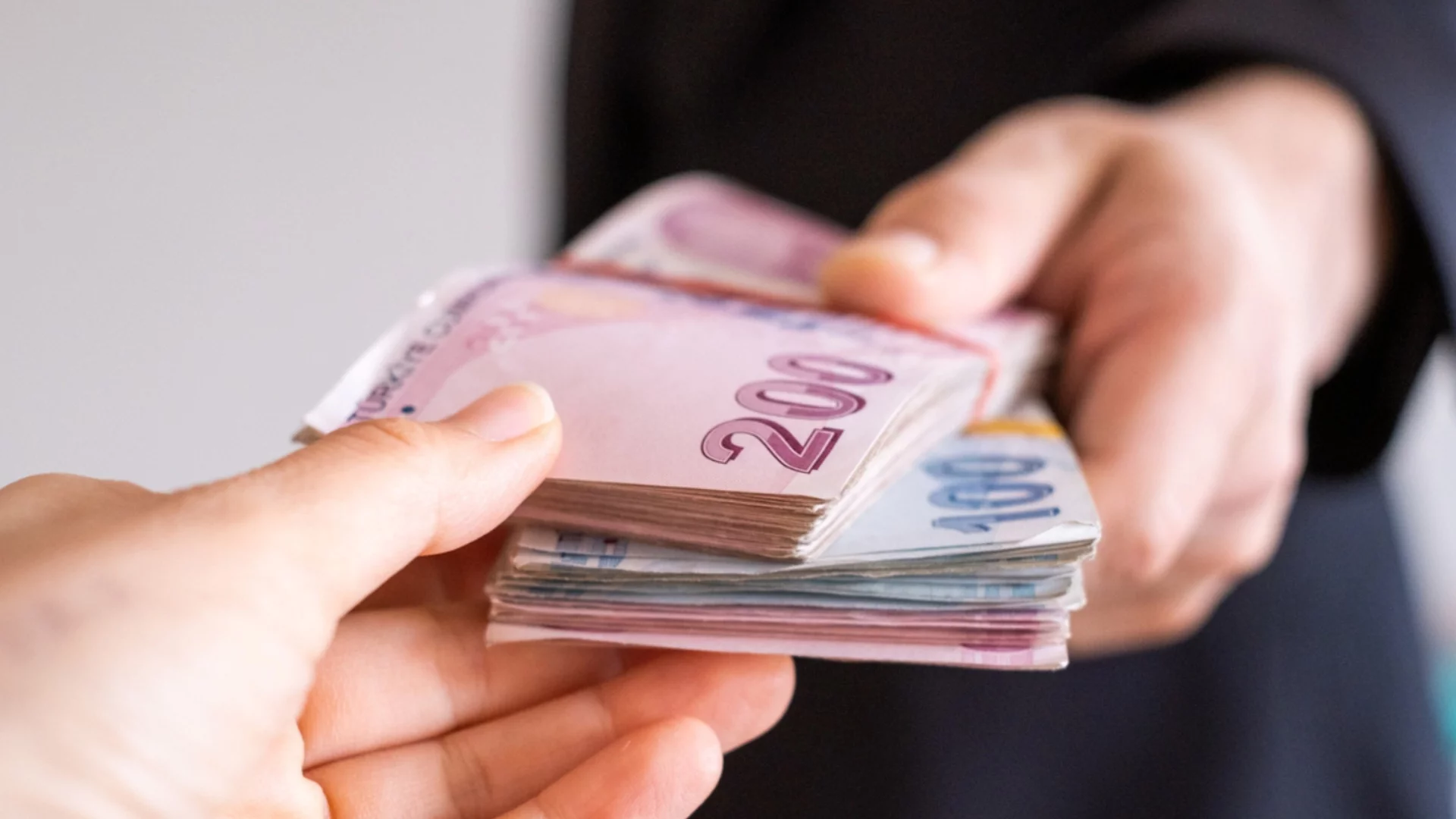 Удар по бюджета с по-висок данък: "Формула" как хазната ще бъде мамена законно