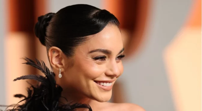 Бременната Ванеса Хъджинс се превърна в "Майката Земя" (СНИМКИ)