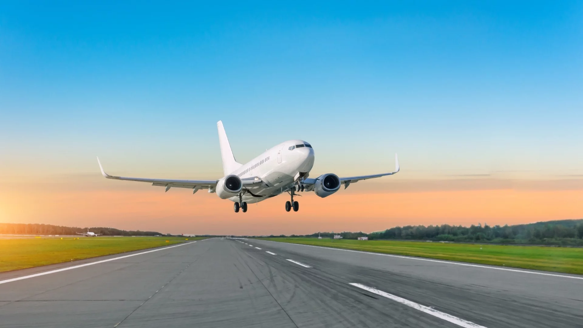 Заради блокадата на правителството: Застрашени са хиляди полети в САЩ