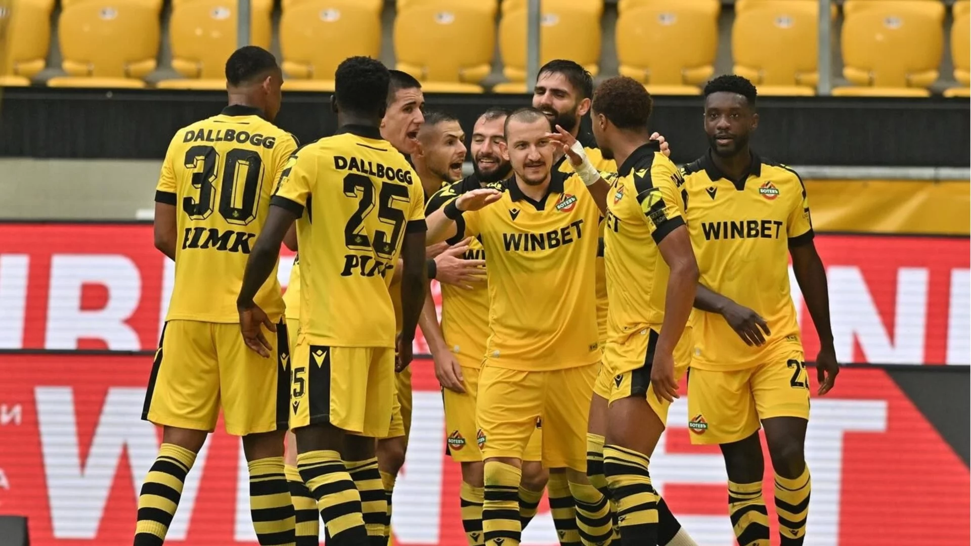 В Ботев Пловдив не се страхуват от изхвърляне във Втора лига - „канарчетата“ имат най-добрия играч в шампионата