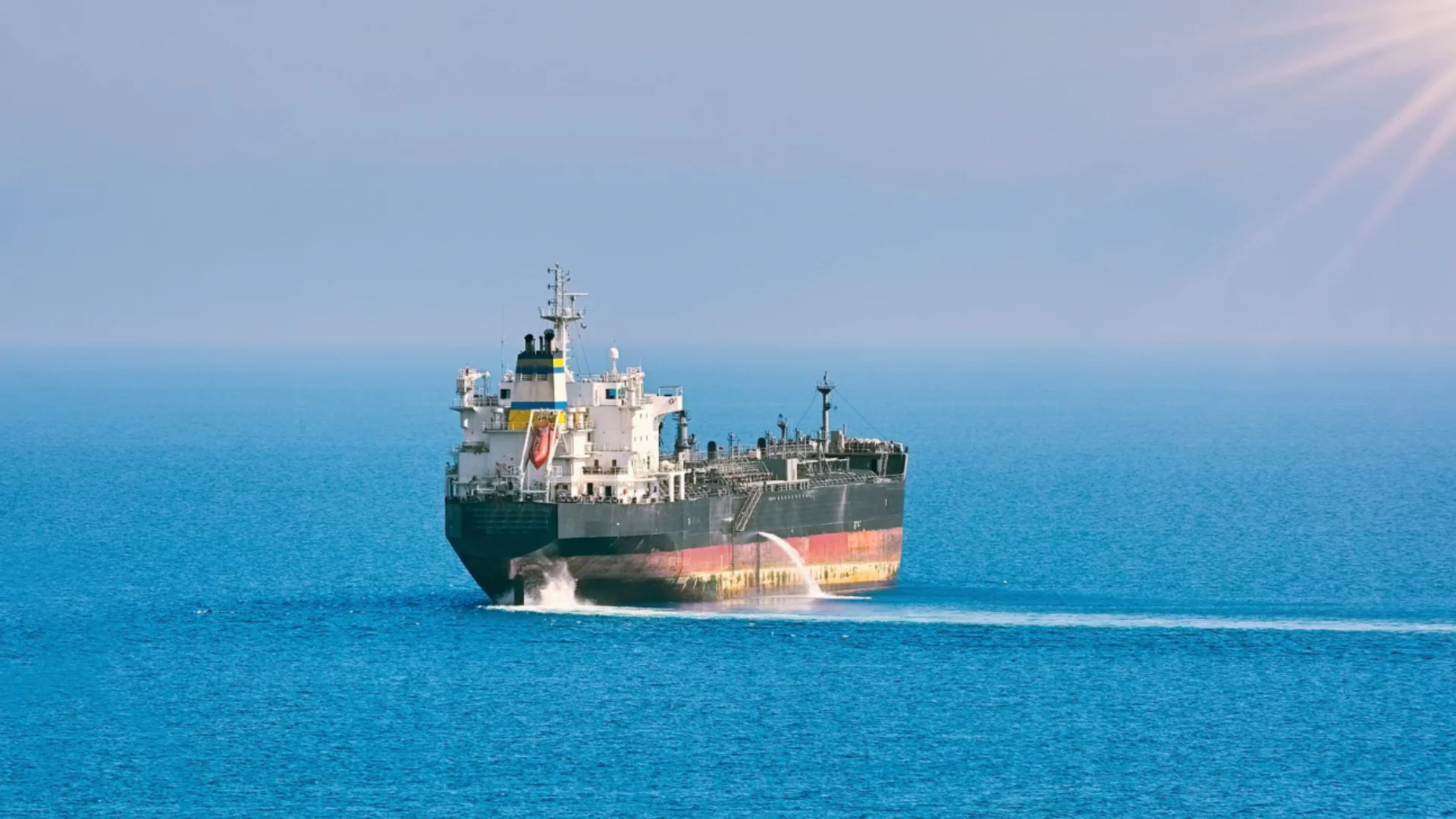 Bloomberg: Китай постави на пауза сериозна част от вноса си на руски петрол