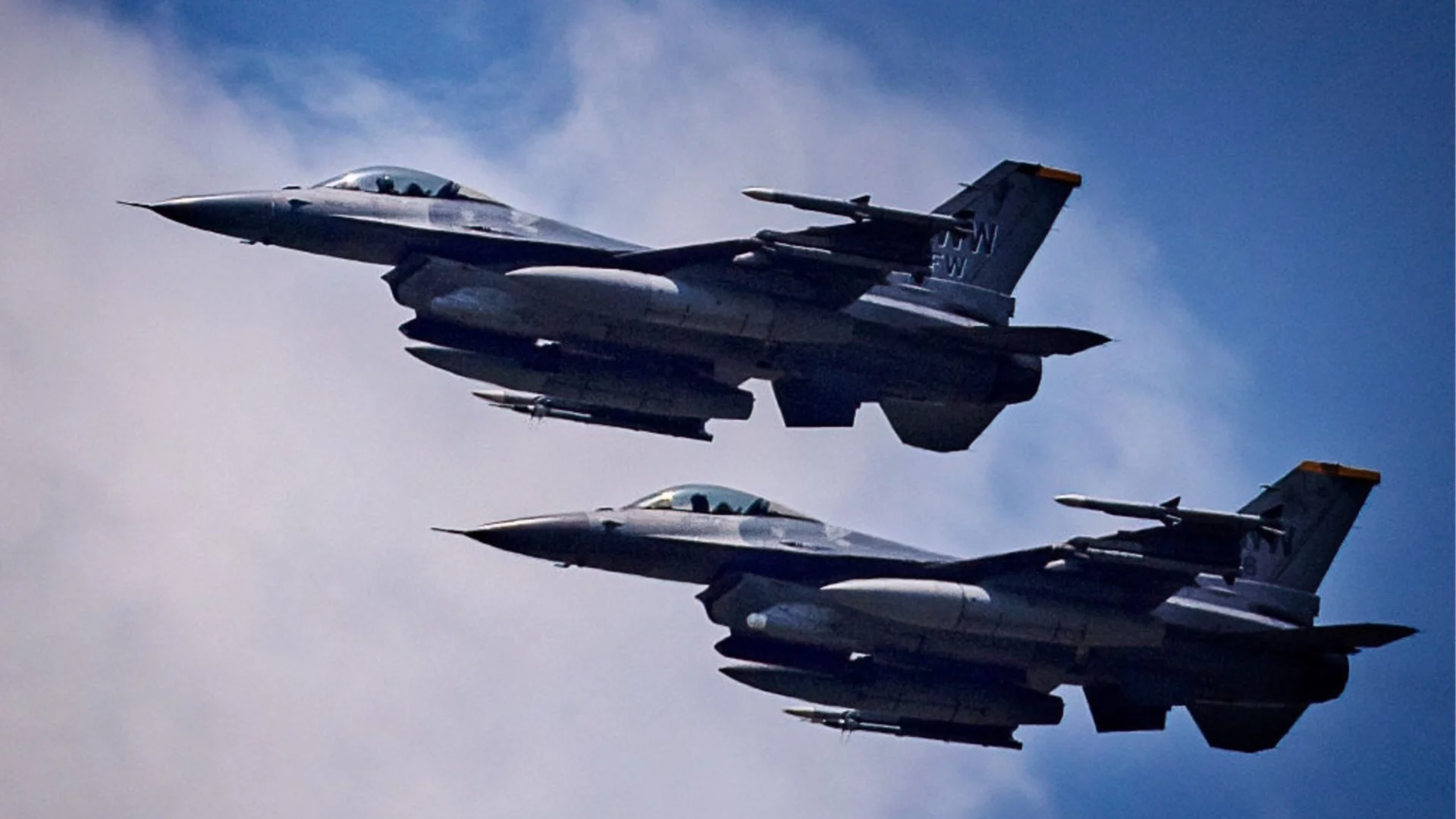 На шокираща цена: Румъния купува 18 изтребителя F-16 за обучение и тренировки