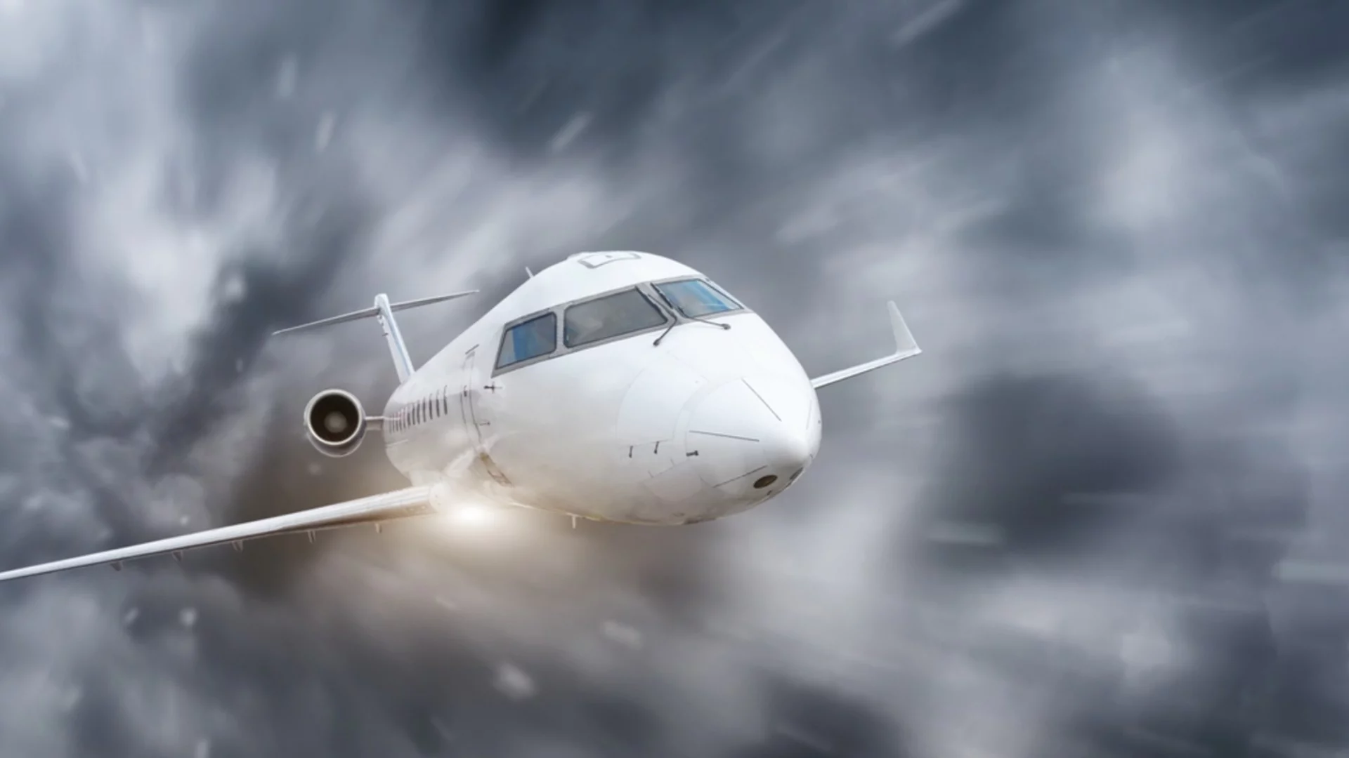 Малък самолет се разби в Бразилия (ВИДЕО)