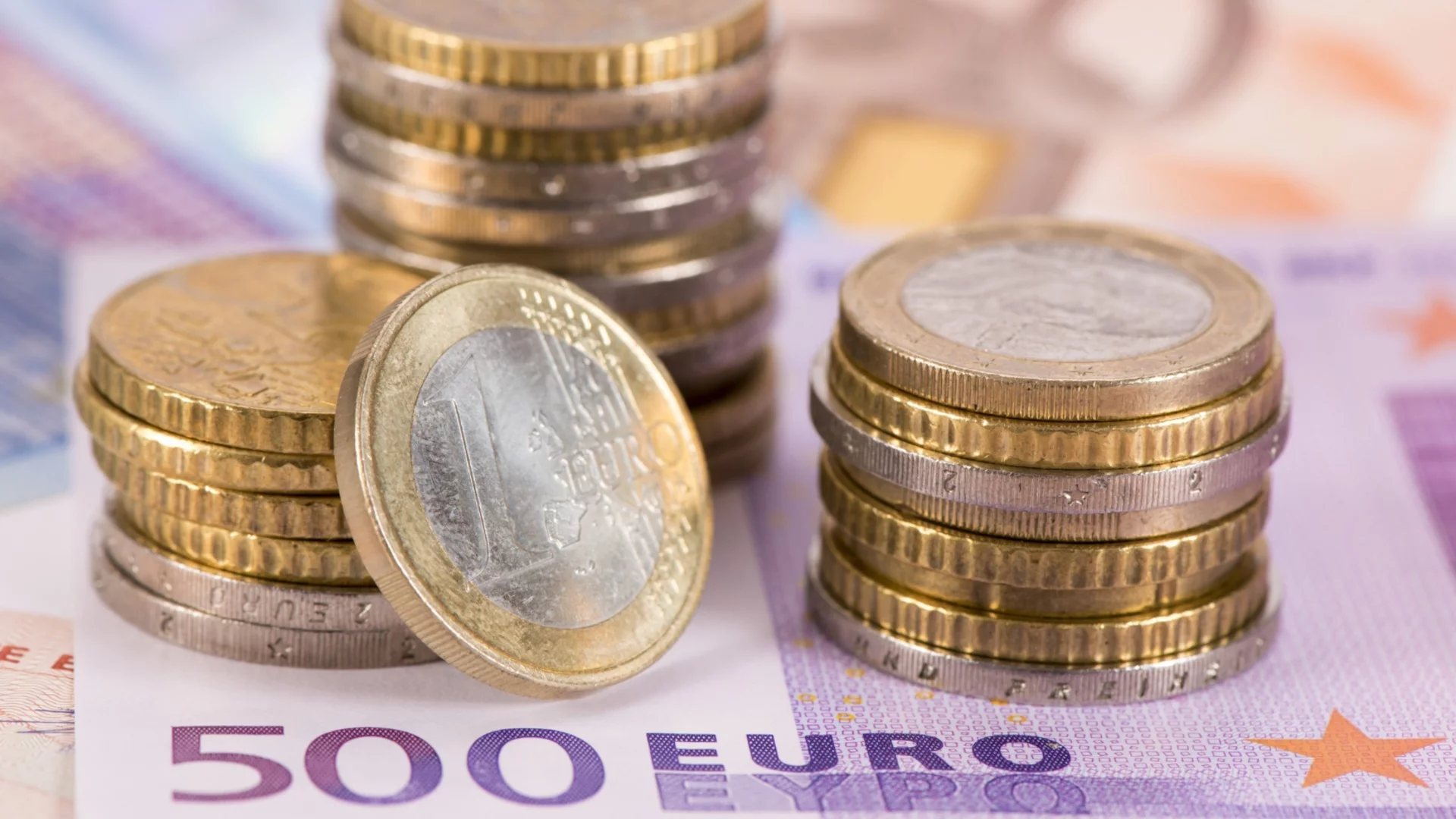 "Данъци и осигуровки не се вдигат от ноември за януари": Журналист с критики към Бюджет 2026