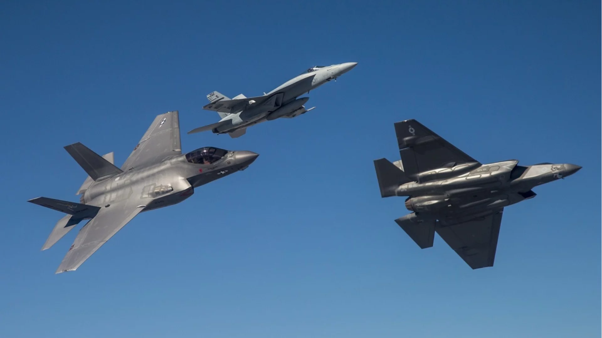 САЩ се притесняват: Възможен е критичен недостиг на изтребители