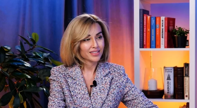 Енджи Касабие разказа как е счупила зъбите на Силвестър Сталоун