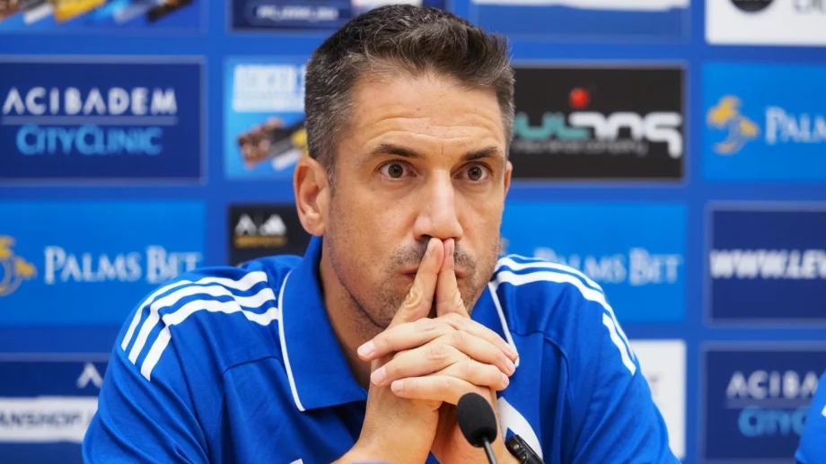 Хулио Веласкес се притеснява от един факт, с който ЦСКА може да "тресне" Левски