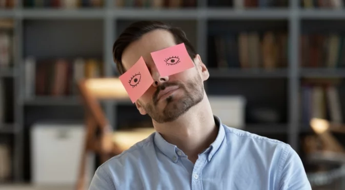 Може да спите, без да знаете: Ето как мозъкът си взема "тайна дрямка"