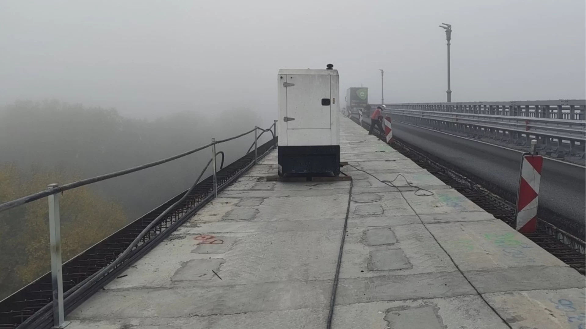 Пуснаха движението за автомобили по Дунав мост