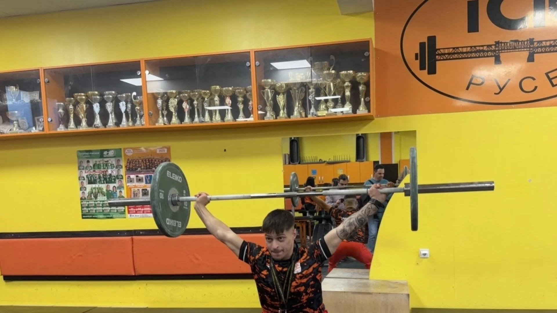 Кметът на Русе награди с почетен плакет вицешампиона от Европейското по щанги Дениз Данев