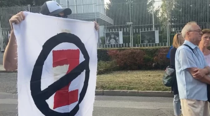 Русия върти сделки с имоти в България: Кой и как е отговорен да приложи санкциите на ЕС?