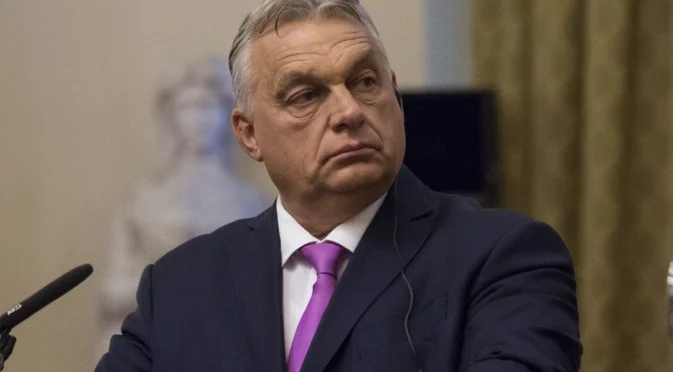 Главният редактор на най-четения унгарски таблоид подаде оставка заради несъгласие с Орбан