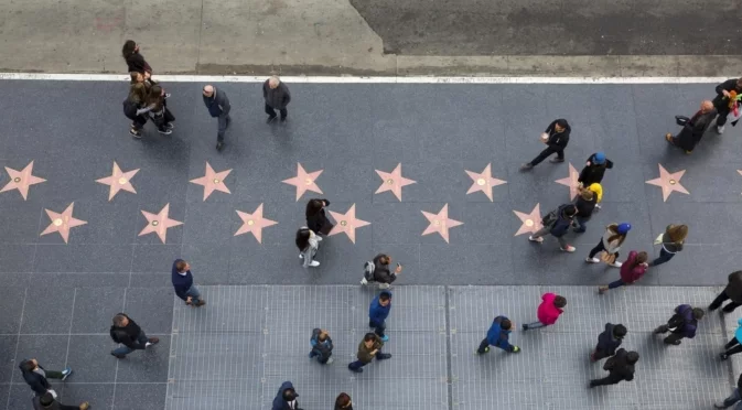 Алеята на славата в Холивуд има нова звезда, ето на кого е (СНИМКИ)