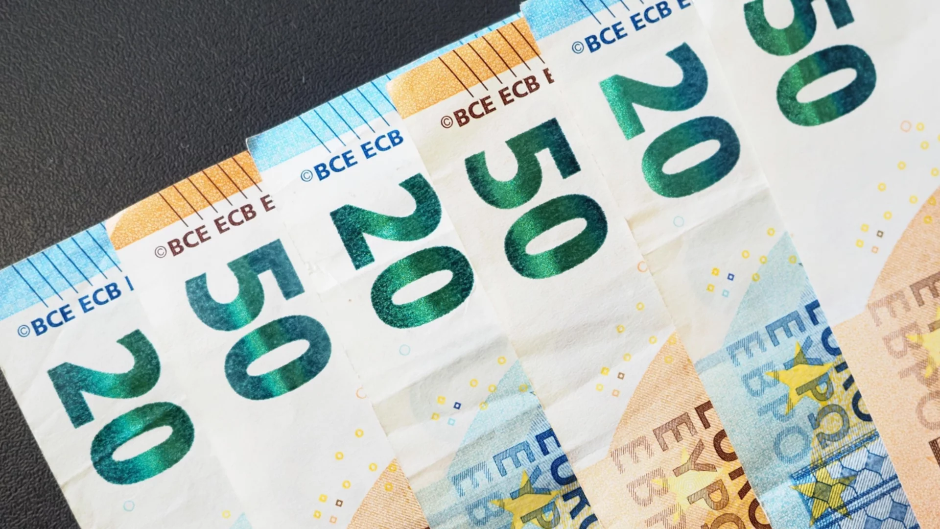 "Бюджетът не е просто табличка в Exel": Политолози за бюджет 2026 и магическите 3%