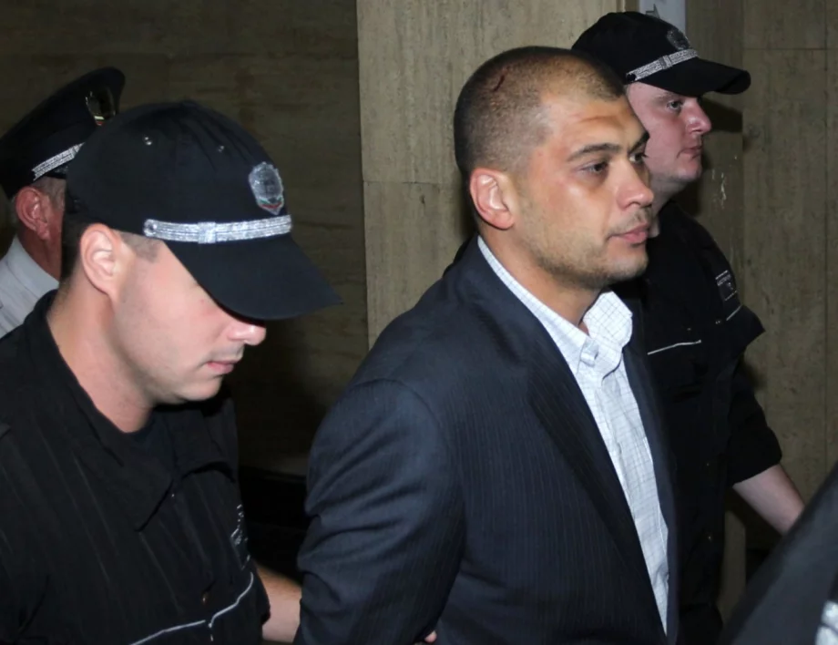 Съдът крие осъден ли е депутат на Пеевски и бивш кадър на Борисов, възмущава се Bird.bg