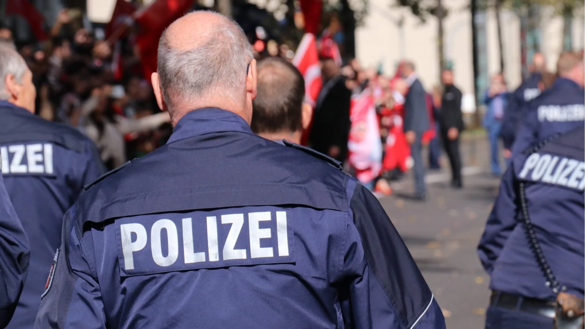 Нов случай: Мъж заплаши да вземе заложници във влак в Австрия (ВИДЕО)