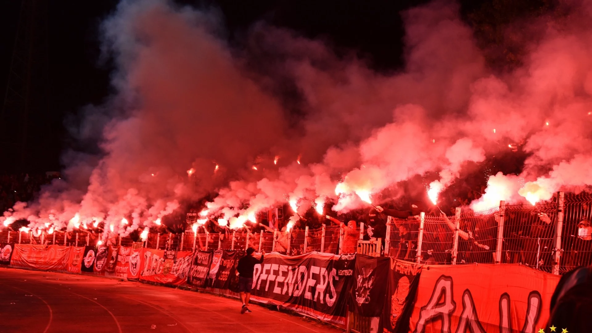 Голям любимец на Сектор Г и доскорошен треньор в ЦСКА подписа с емблематичен български тим