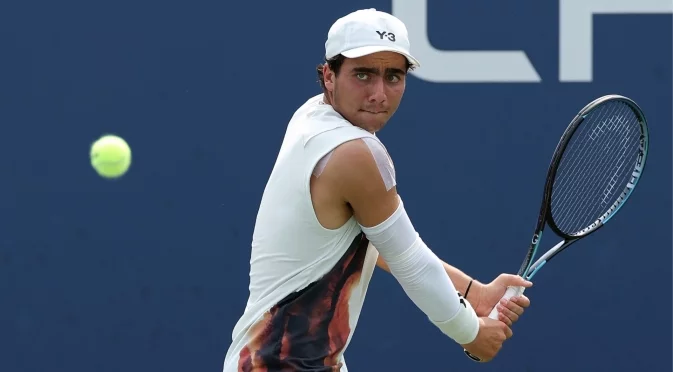 Иван Иванов загуби дебюта си в ATP