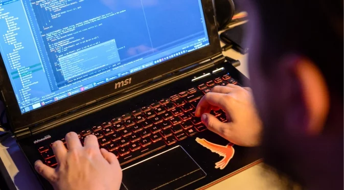 Данните от телефоните на милиони потребители са били откраднати