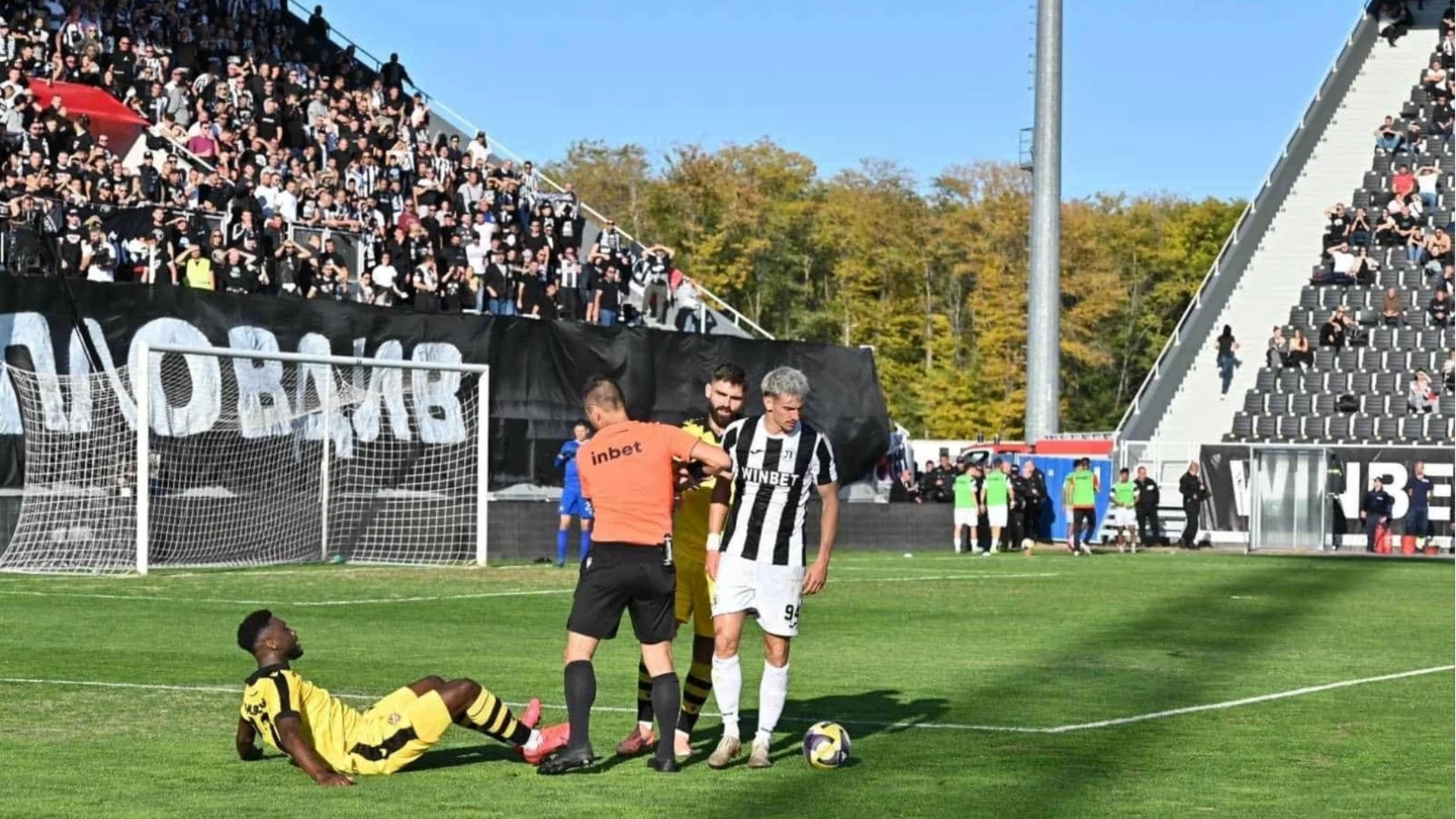 Локомотив Пловдив ще си търси правата след тежкото наказание, което отнесе от БФС