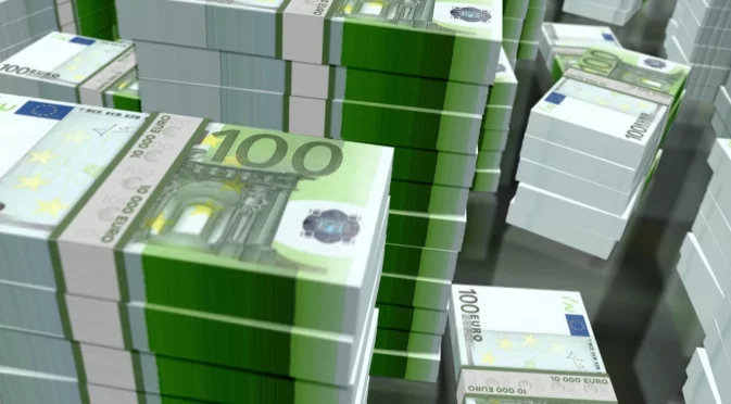 От единия джоб в другия: Бюджет 2026 вдига държавни заплати, като увеличава данъци и осигуровки