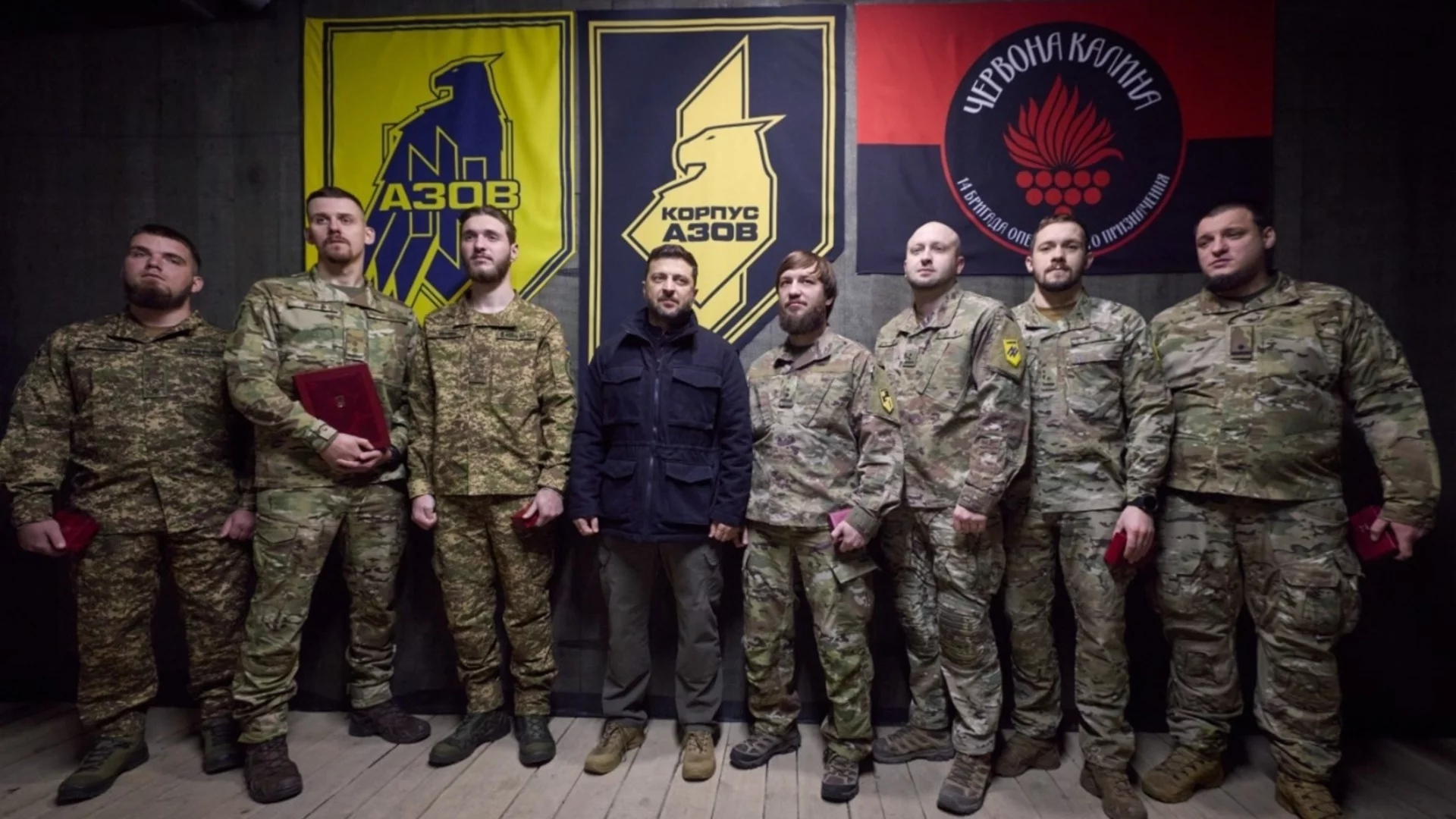 Ликвидирането на руския плацдарм при Добропиля продължава: Зеленски се срещна с бойци от 1-ви корпус "Азов" (ВИДЕО)