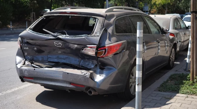 С 1.5 промила в кръвта: Повдигат две обвинения на шофьора, помел коли в центъра на София