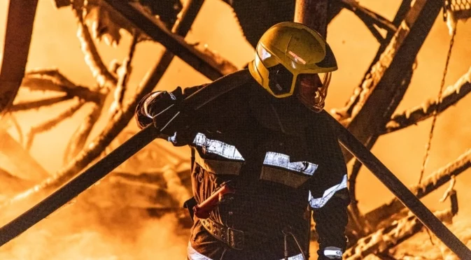 Удар след удар: По две руски рафинерии, едната на "Лукойл", и две ел. подстанции в Русия (ВИДЕО)