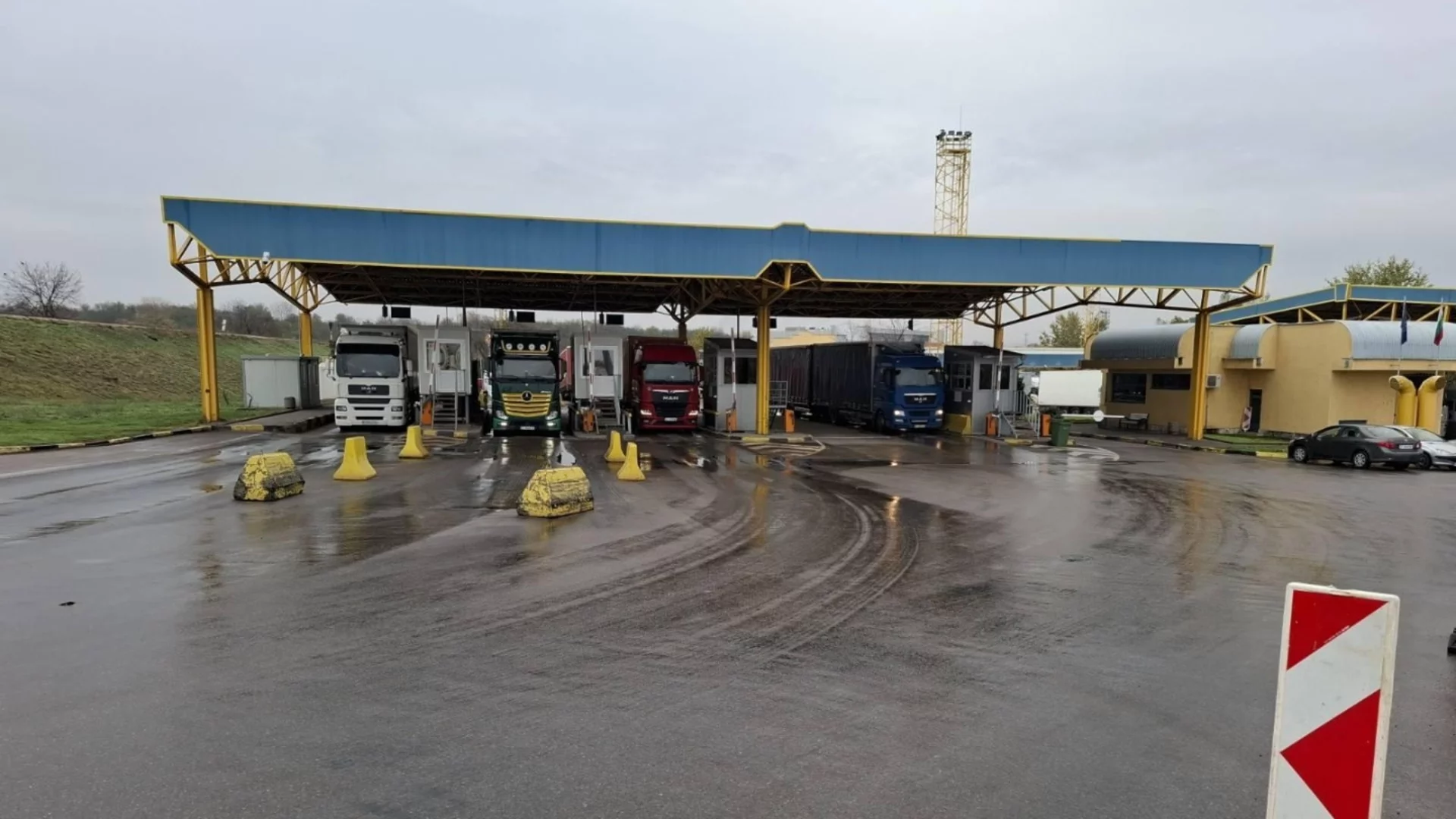 Отвориха Дунав мост и за камиони (СНИМКИ)