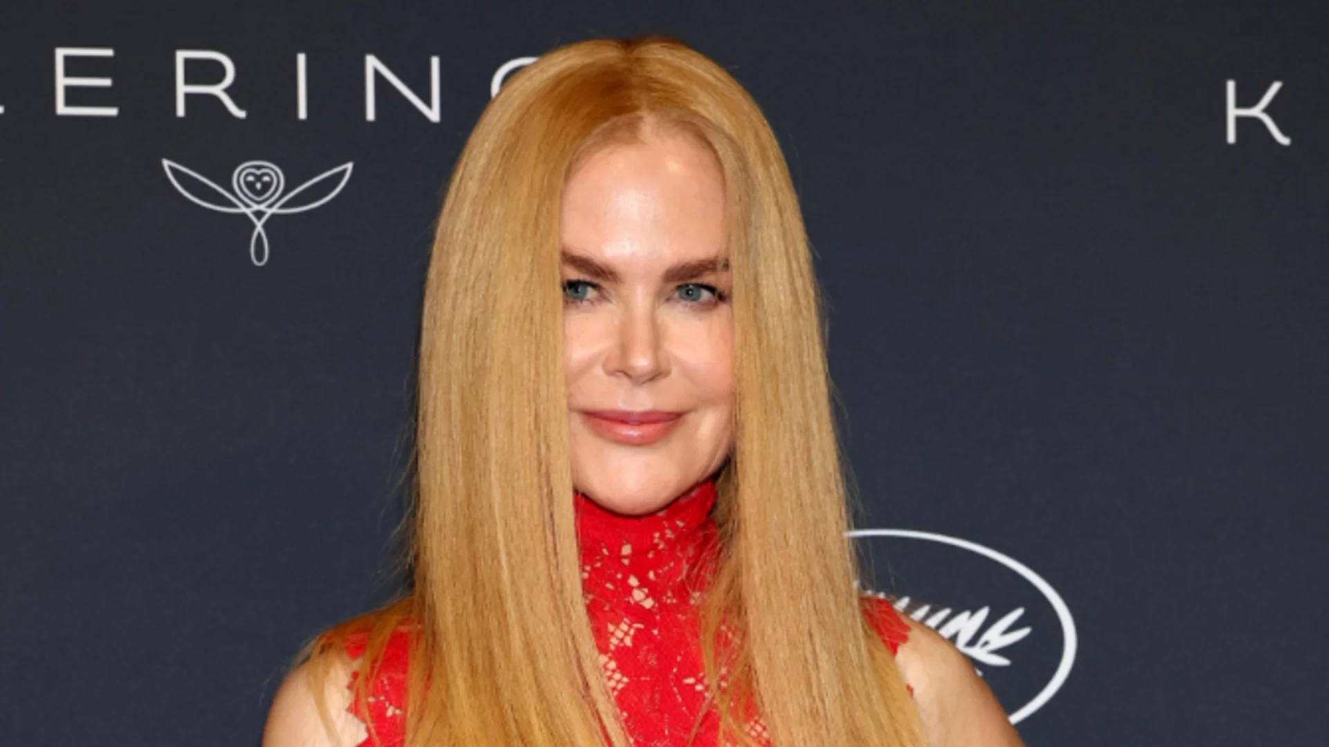 "Арестуваха" Никол Кидман по време на концерт (ВИДЕО)