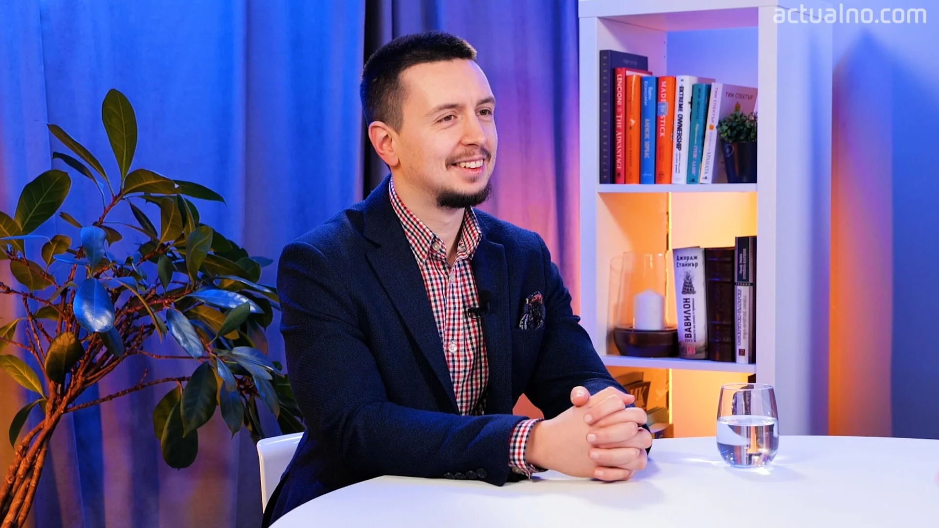 Никой не се преструва, че няма проблем с дефицита - просто се преструват, че може да се реши сам