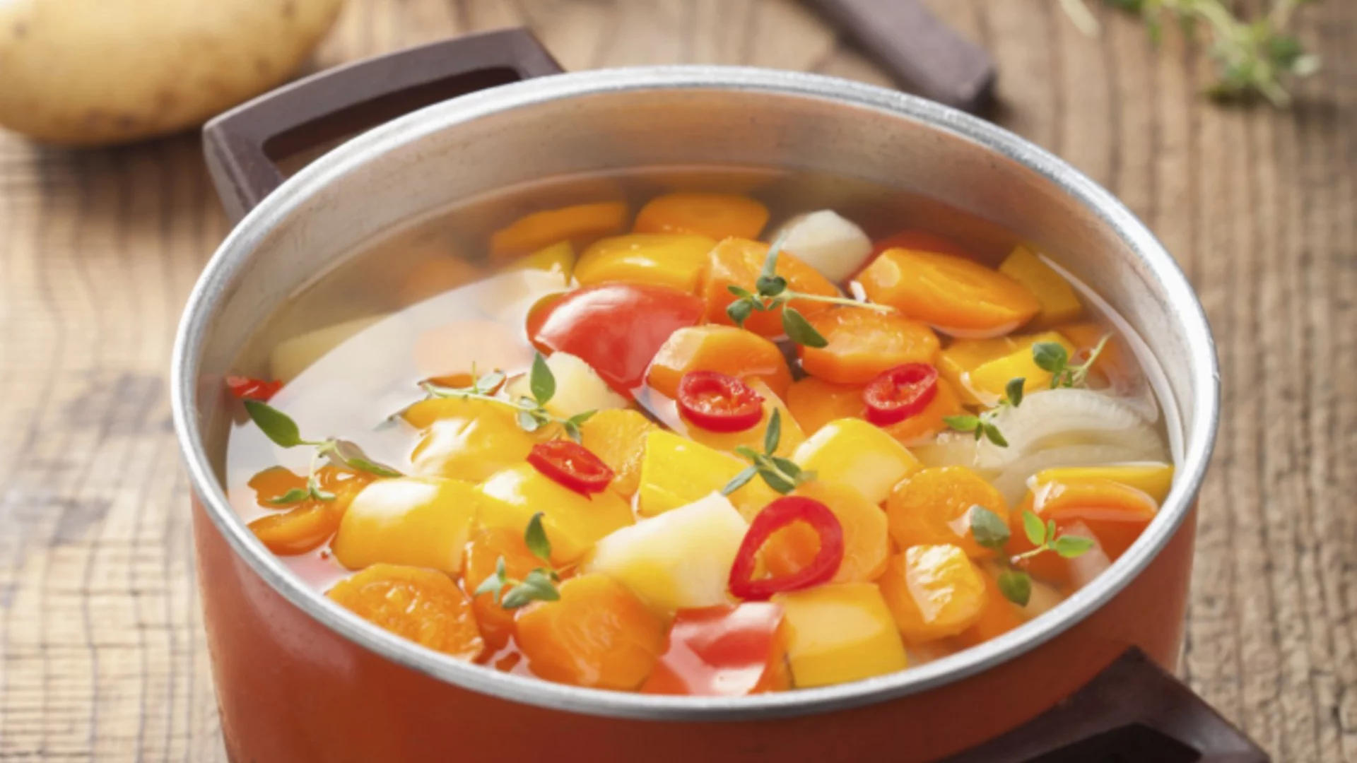 Как се приготвя супа Минестроне с български зеленчуци