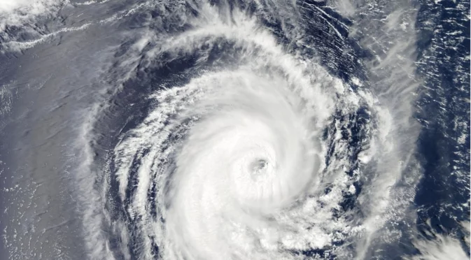 "Ад във Филипините": Тайфунът "Калмаеги" отне живота на десетки (ВИДЕО)