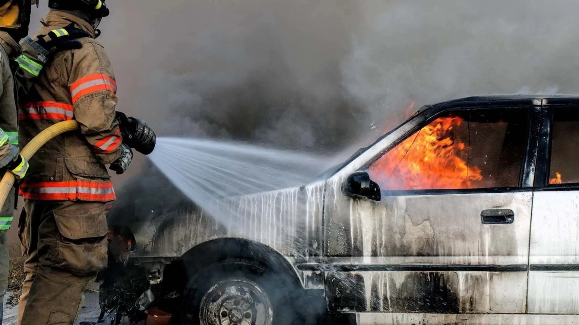 Механик обясни основните причини за запалване на автомобилите