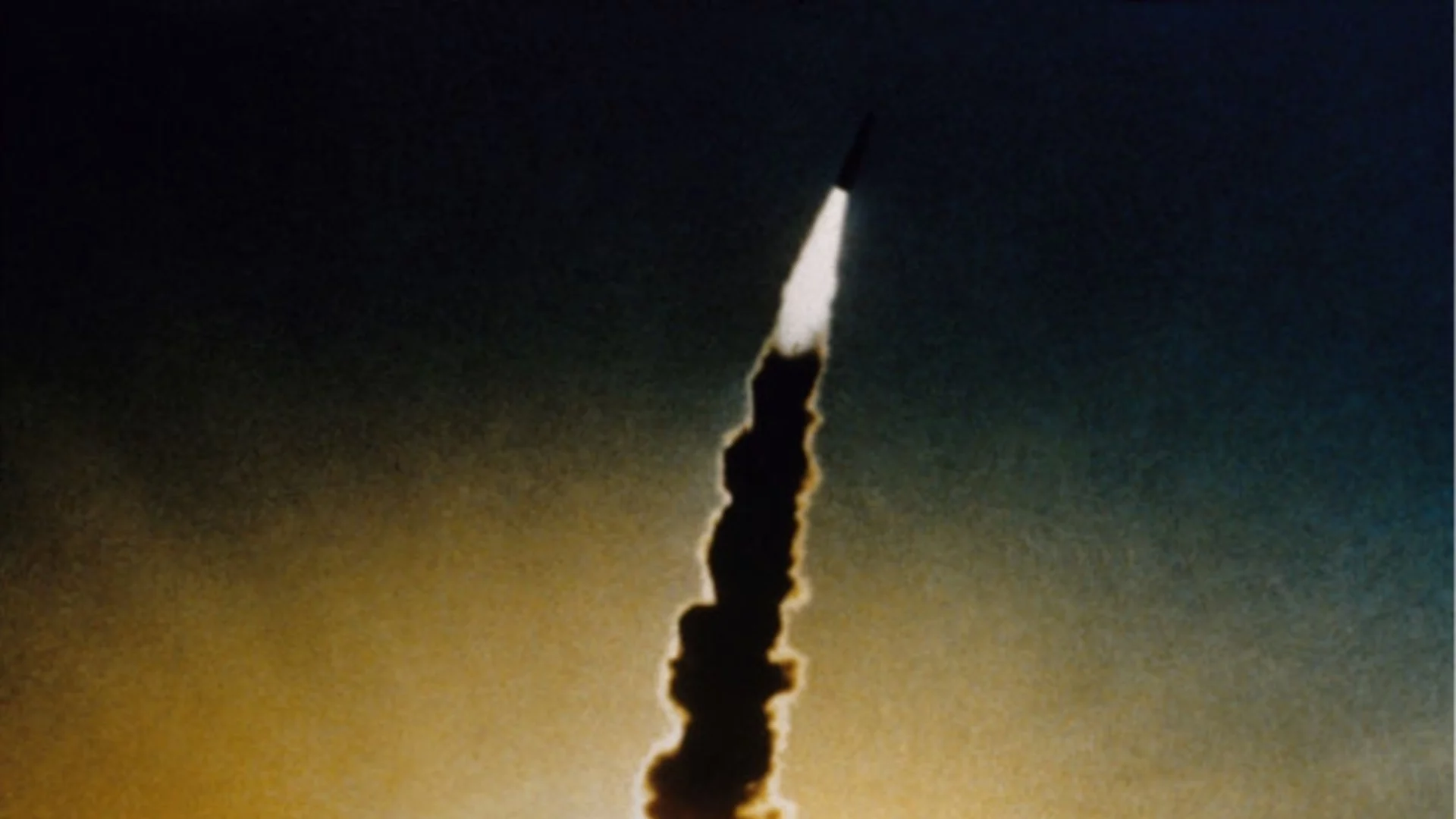 След руския тест на "Буревестник": САЩ отвърнаха - изстреляха ракета, способна да носи ядрена глава (СНИМКИ)