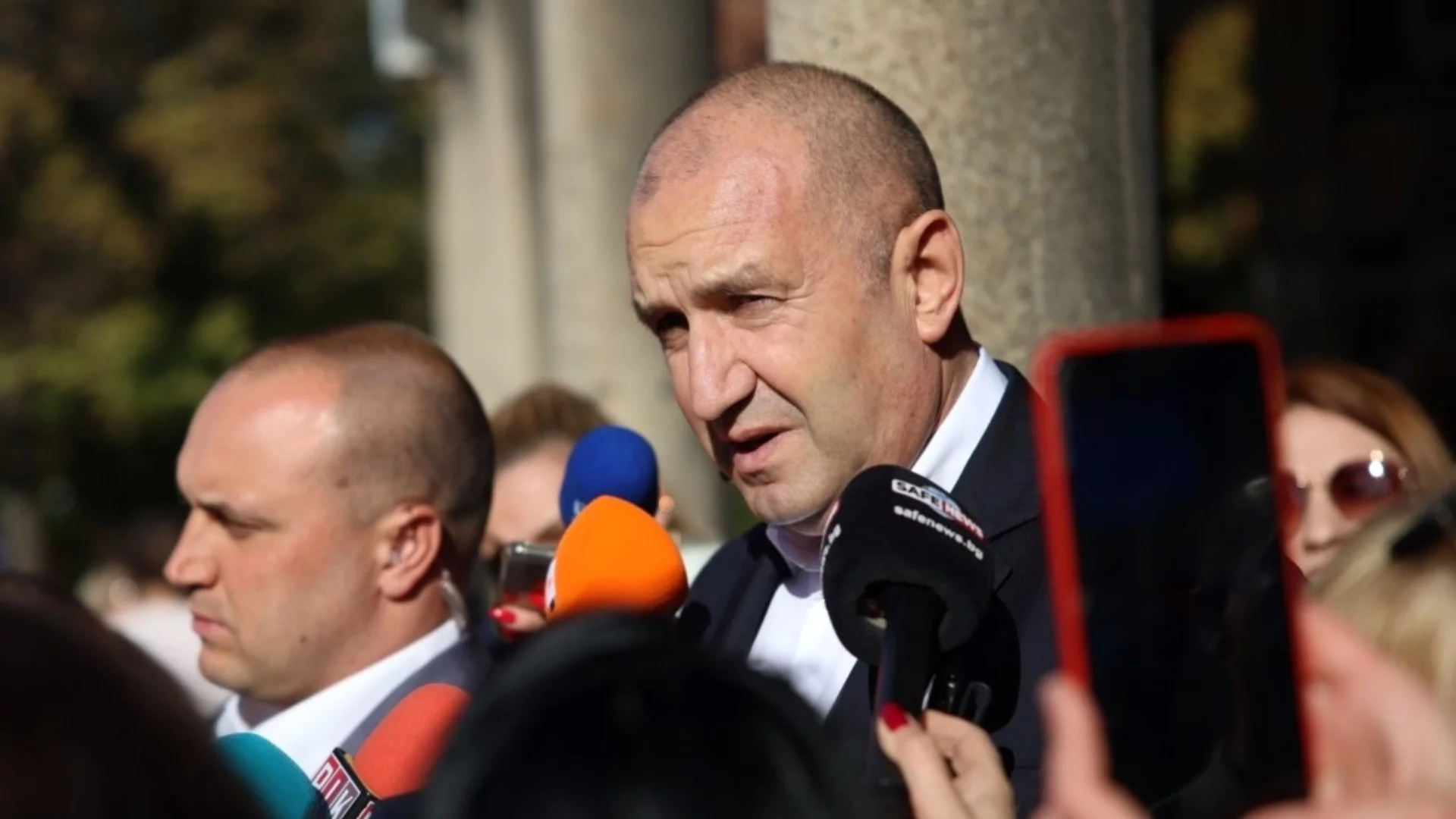 Президентът спря с вето закона за сделките с "Лукойл"